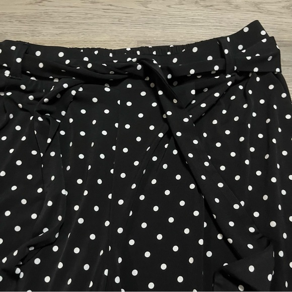 Torrid Womens Wide Leg Polka Dot Black White Belted Elastic Waist Size 2 - Picture 2 of 7